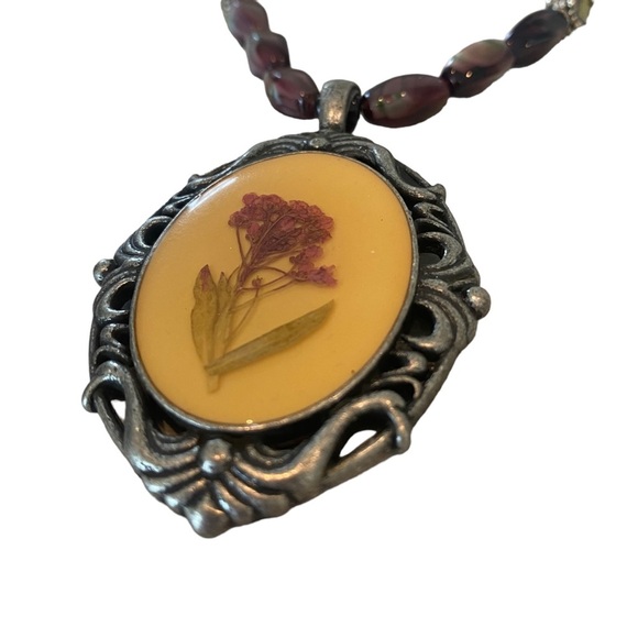 Handmade dried preserved flower inside resin pendant boho glass beads purple - Picture 7 of 9